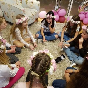 סדנת שזירת פרחים לבת מצווה - תמונה 6