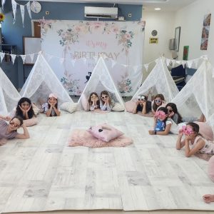 גלריה 184